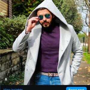 Hooded top coat from Europe wool in excellent condition !!